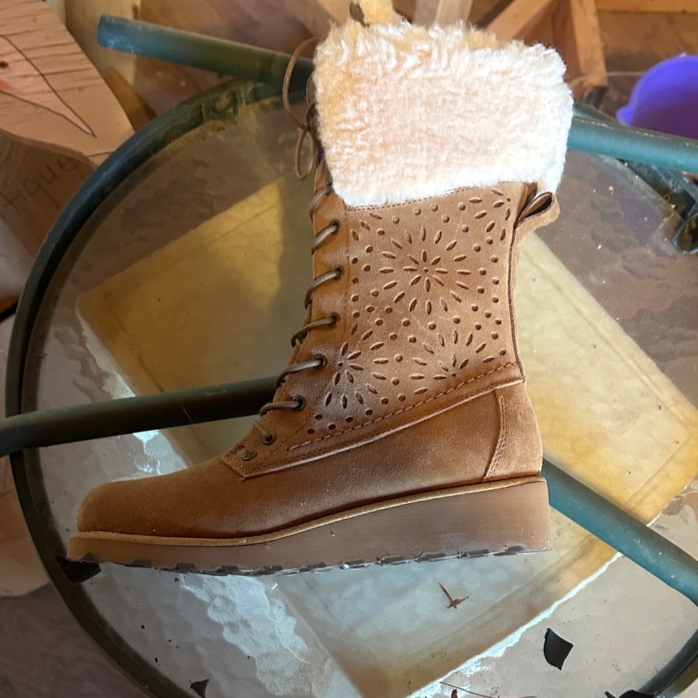 BearPaw Brown Boots with Cream Fur